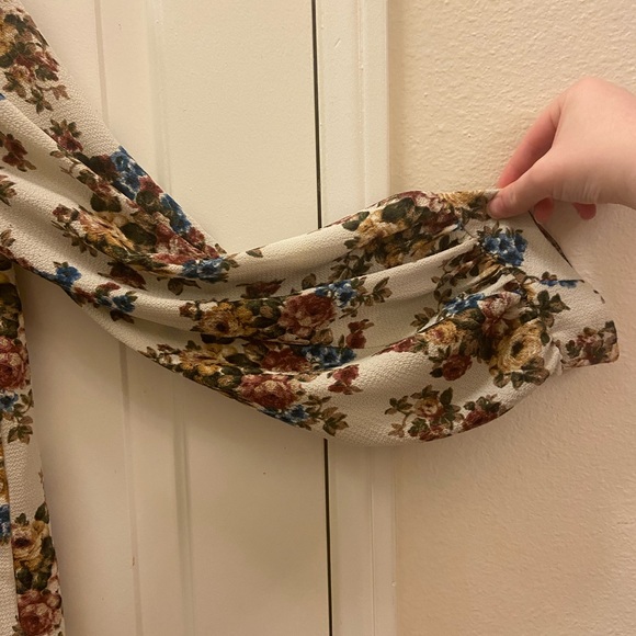 Floral Blouse | Pleione - Picture 5 of 5